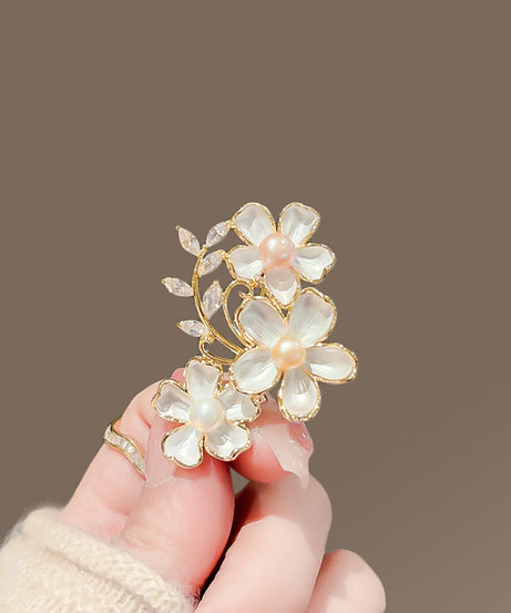BroochNest