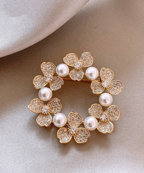 BroochNest