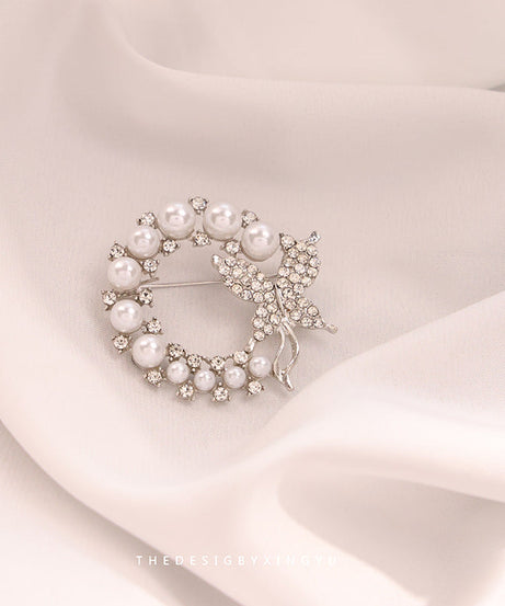 BroochNest